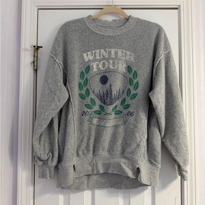 Aerie Winter Tour 2006 Sweatshirt size XXS but runs oversized
